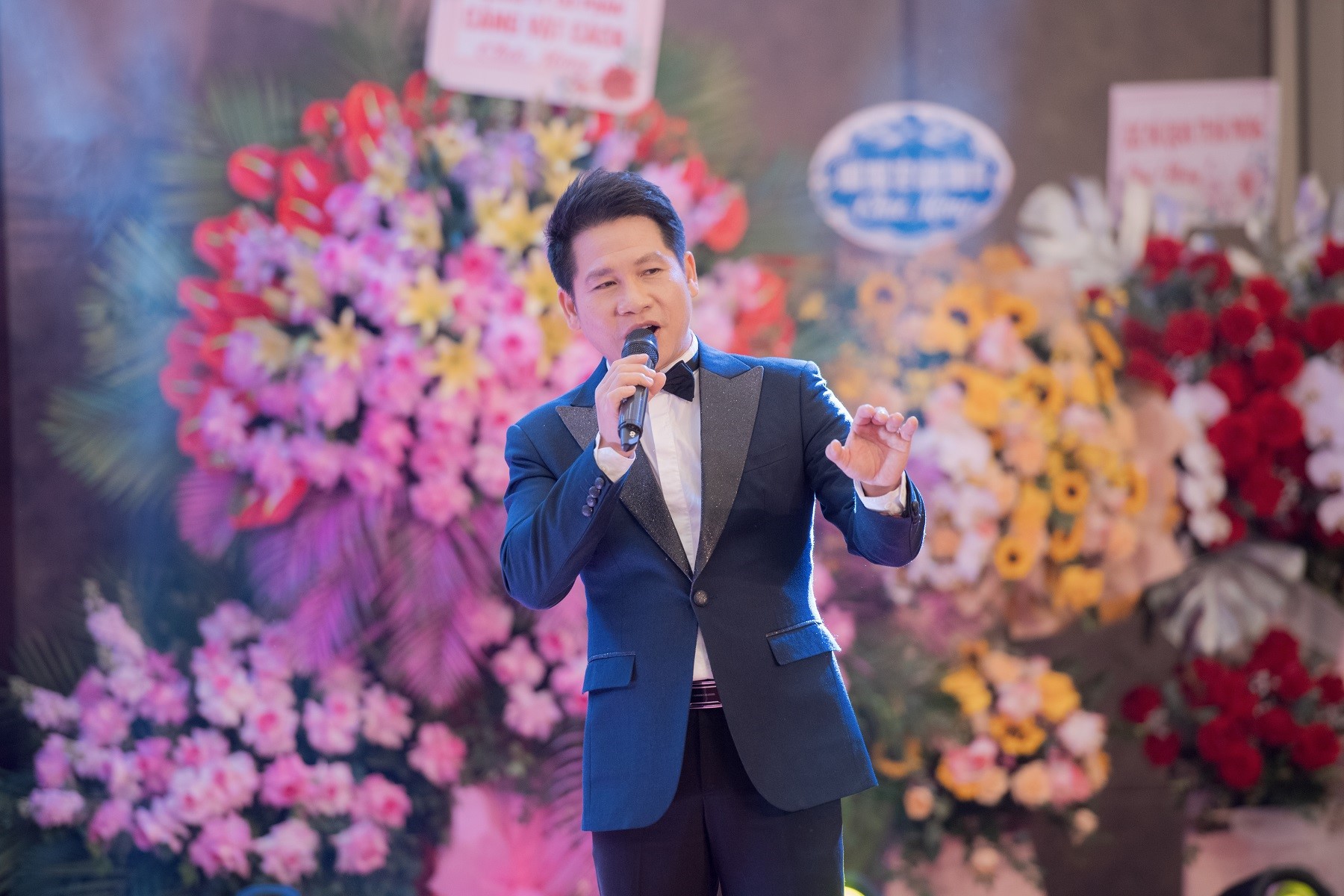 Ca sĩ Trọng Tấn